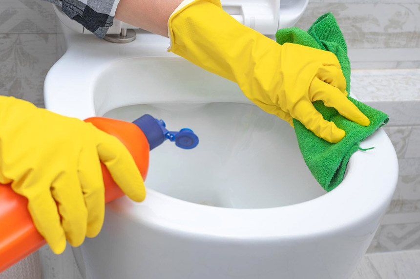 La Javel dans les WC : bonne ou mauvaise idée ?