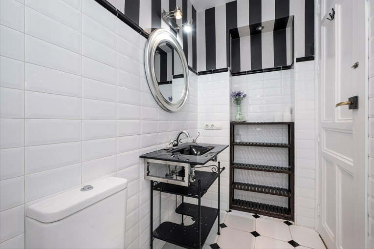 WC en noir et blanc : idées de décoration