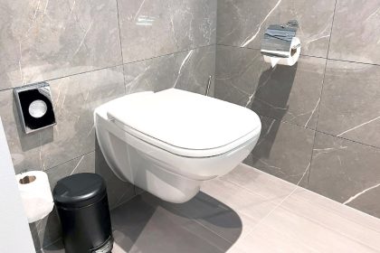 Comment bien nettoyer un WC suspendu